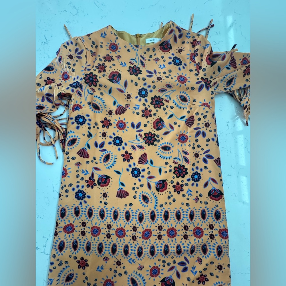 English Factory Floral Dress - Never used -
Size: Small